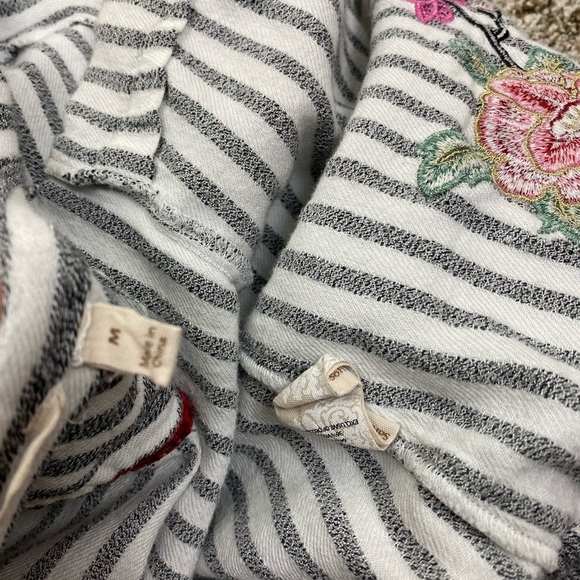 Soft Surroundings Embroidered Floral Boho Beachy Summer Tunic Stripe Top Medium - Picture 9 of 15